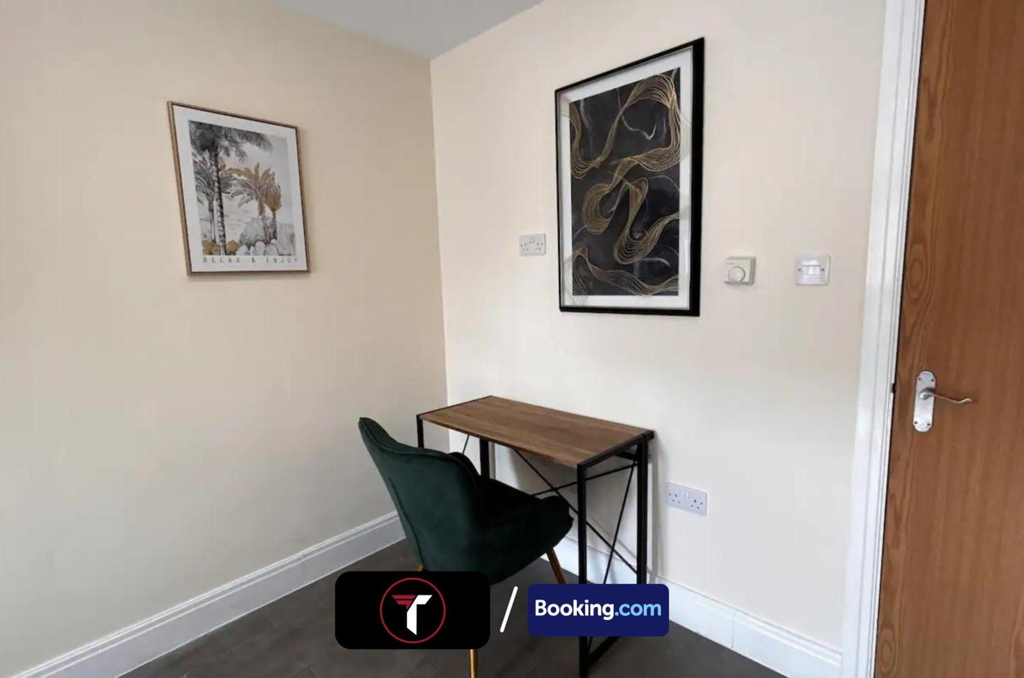 Stylish 2 Bedroom Flat By Tara Stays Short Lets & Serviced Accommodation Watford With Free Parking & Nearby Warner Studios Zewnętrze zdjęcie