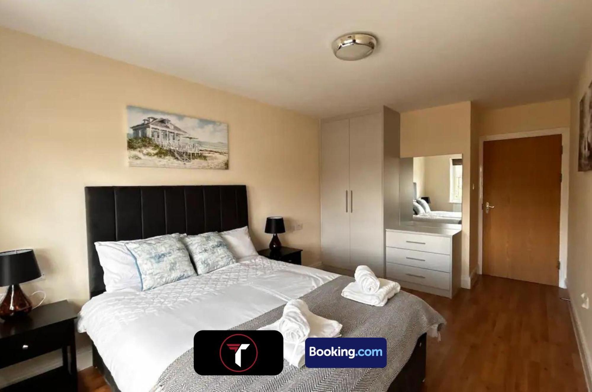 Stylish 2 Bedroom Flat By Tara Stays Short Lets & Serviced Accommodation Watford With Free Parking & Nearby Warner Studios Zewnętrze zdjęcie