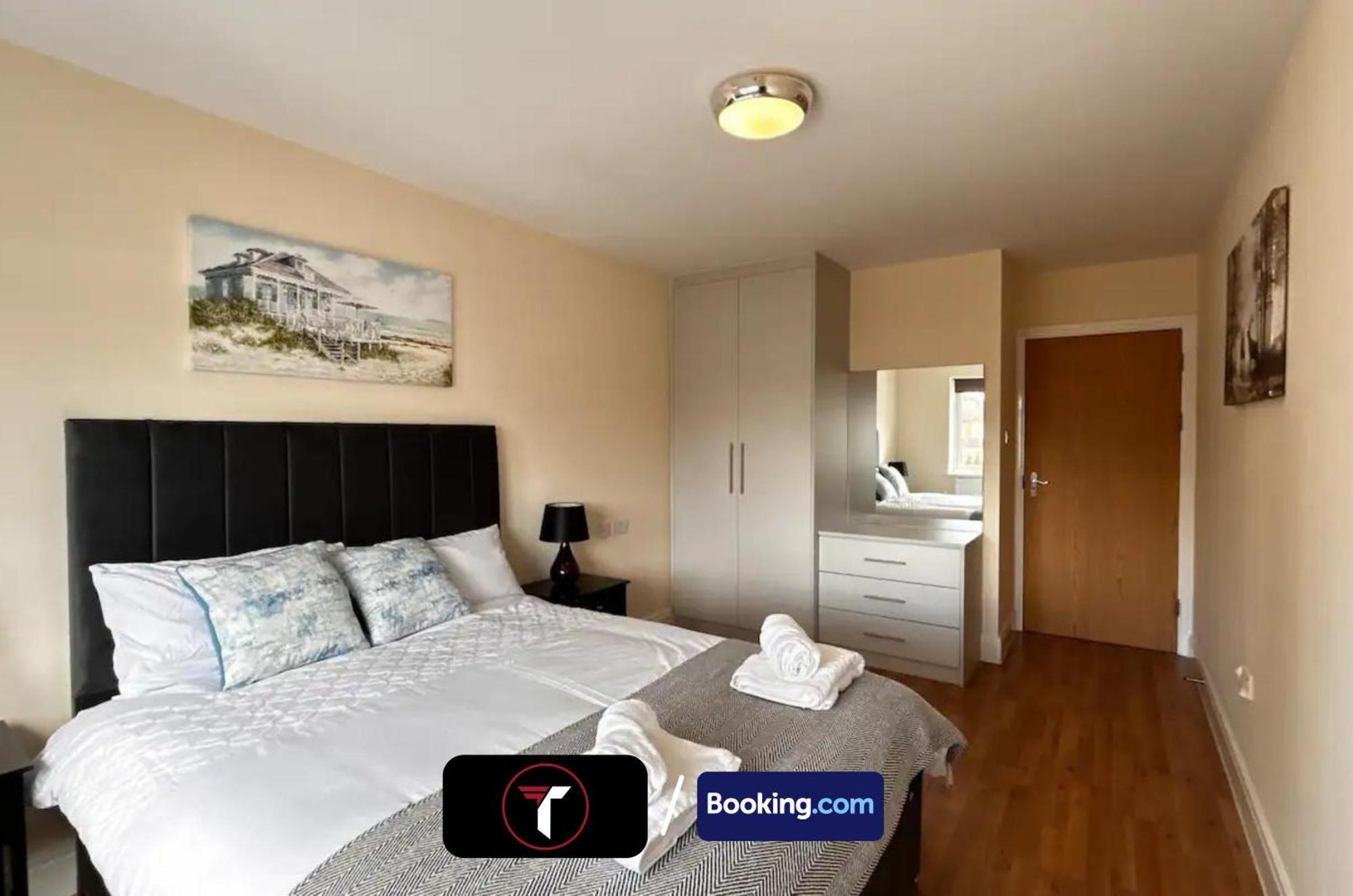 Stylish 2 Bedroom Flat By Tara Stays Short Lets & Serviced Accommodation Watford With Free Parking & Nearby Warner Studios Zewnętrze zdjęcie